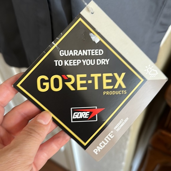 COPY - New with Tags Marmot rain jacket - Picture 2 of 10